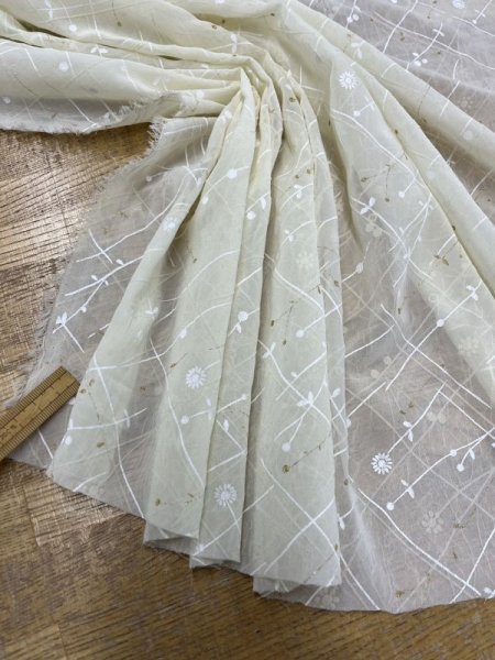 画像5: 生地:ポリエステル100%格子花柄シフォン(クリームイエロー) (5)
