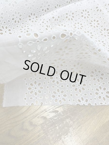 画像7: 生地:綿ポリ花柄刺繍レース(白) (7)