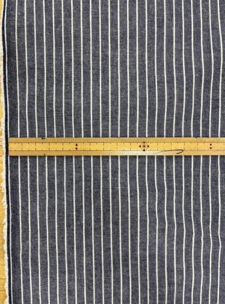 画像2: 生地:綿100%ピンストライプ柄ダンガリー(紺/白) (2)