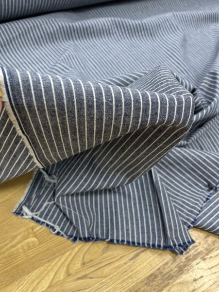 画像7: 生地:綿100%ピンストライプ柄ダンガリー(紺/白) (7)