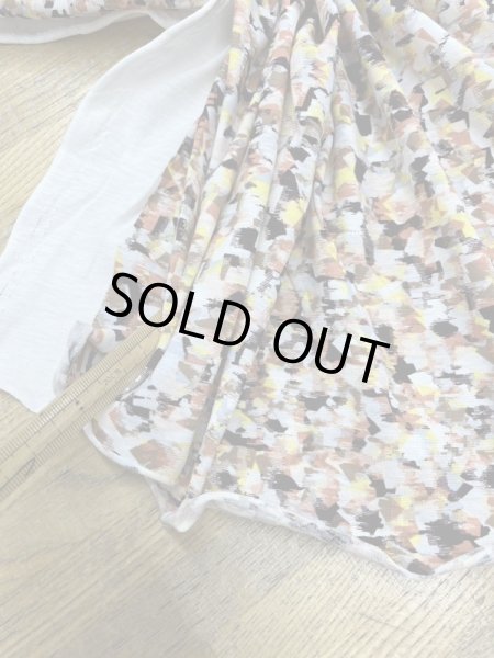 画像5: 生地:綿100%ペイント風プリントニット(白/茶オレンジ) (5)