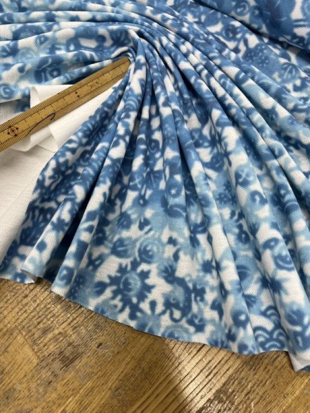 画像5: 生地:花柄ポリエステルニット(白/水色) (5)