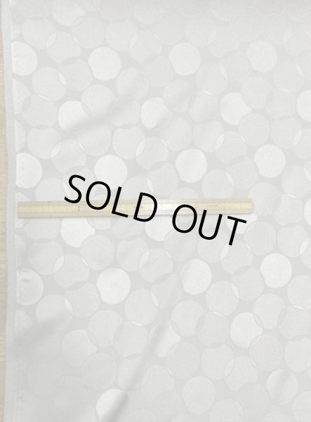 画像1: 生地：ポリストレッチサテンジャガード織り（グレージュ） (1)