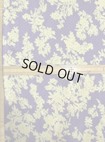 画像2: 生地：ポリストレッチサテンジャガード織り花柄（青紫／黄色） (2)