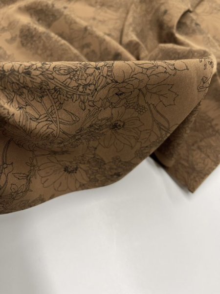 画像8: 生地：ジーナ糸ポリエステルデシン花柄（茶／黒） (8)