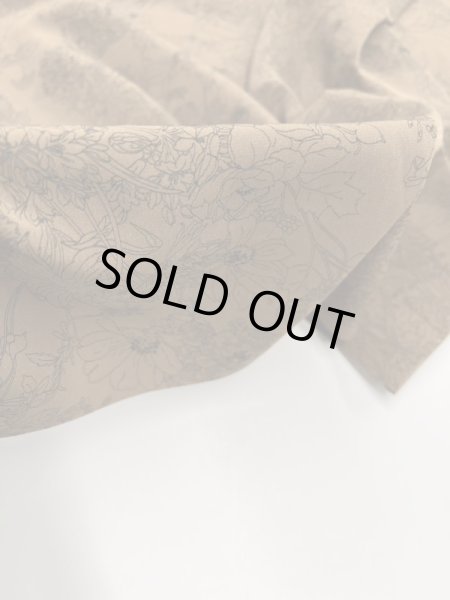 画像7: 生地：ジーナ糸ポリエステルデシン花柄（茶／黒） (7)