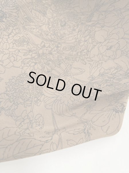 画像8: 生地：ジーナ糸ポリエステルデシン花柄（茶／黒） (8)