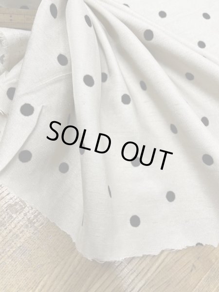 画像5: 生地：水玉小フロッキー加工ポリシャンタン（ベージュ／黒） (5)