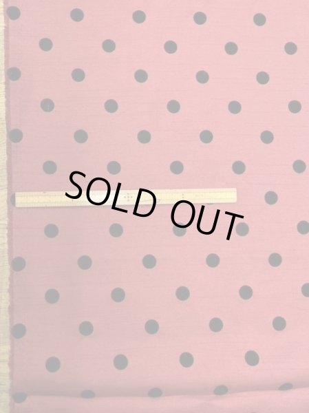 画像1: 生地：水玉大フロッキー加工ポリシャンタン（レンガ／黒） (1)