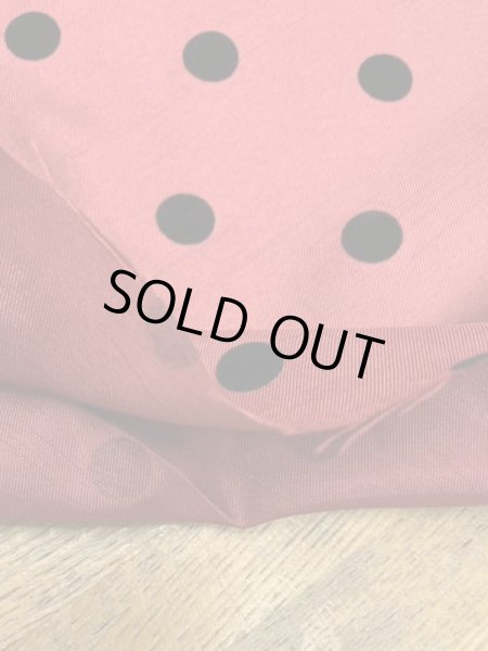 画像4: 生地：水玉大フロッキー加工ポリシャンタン（レンガ／黒） (4)