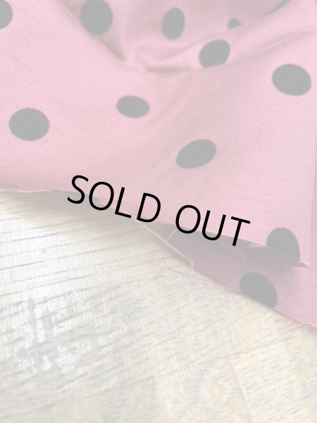 画像7: 生地：水玉大フロッキー加工ポリシャンタン（レンガ／黒） (7)