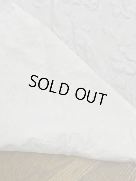 画像3: 生地：ポリエステル100％凹凸エンボス加工フラワー調（白） (3)