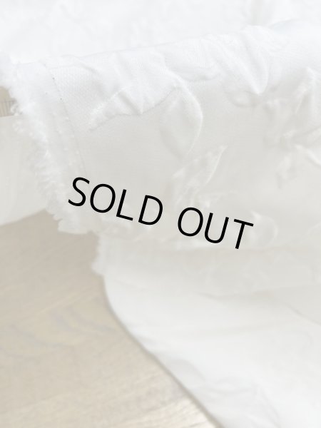 画像7: 生地：ポリエステル100％凹凸エンボス加工フラワー調（白） (7)