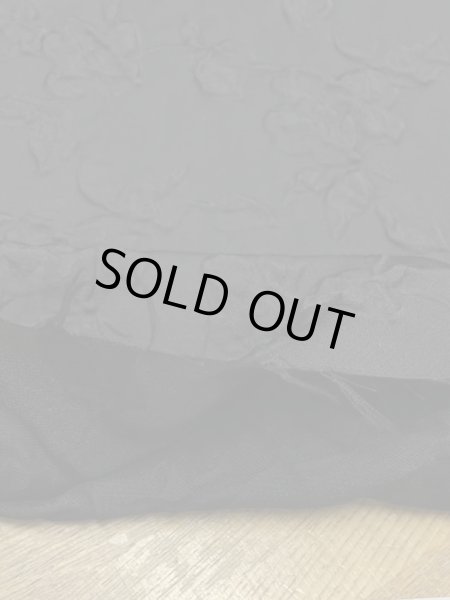 画像4: 生地:ポリエステル100%凹凸エンボス加工フラワー調(黒) (4)