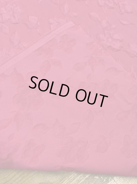 画像3: 生地：ポリエステル100％凹凸エンボス加工フラワー調（ピンク） (3)