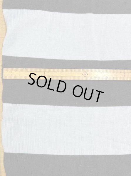 画像2: 生地:綿100%太ボーダー柄天竺ニット(サックス/黒) (2)