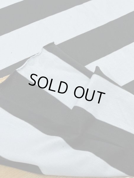 画像3: 生地:綿100%太ボーダー柄天竺ニット(サックス/黒) (3)