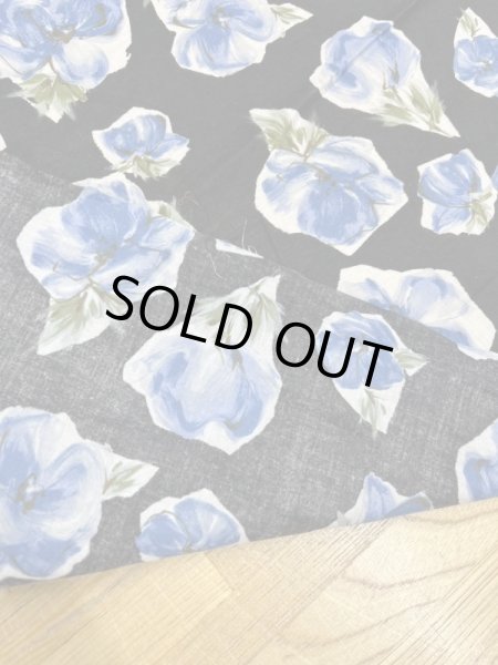 画像3: 生地：花柄プリント綿60ローン（黒／ブルー） (3)