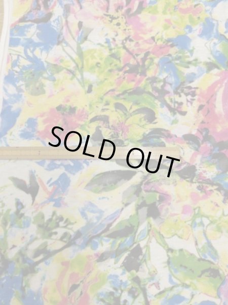 画像2: 生地:綿レーヨンボタニカル柄カラフルニット(オフ地) (2)