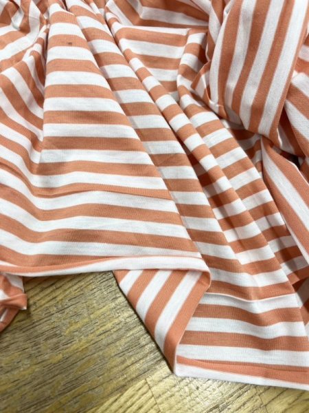 画像4: 生地:綿100%ボーダー柄天竺ニット(キナリ/ピンク) (4)