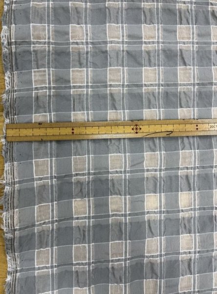 画像2: 生地:綿キュプラ混格子柄リップル(グレー) (2)