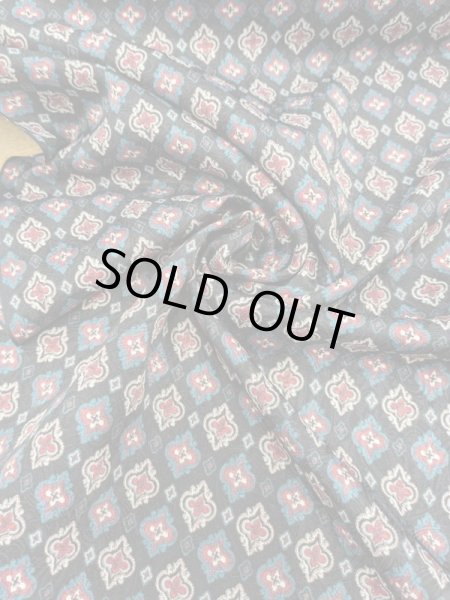 画像5: 生地：ダマスク柄ポリエステルサテンジャガード（黒） (5)