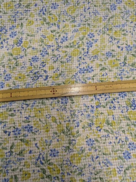 画像2: 生地：ポリエステル100％花柄サッカー（白） (2)