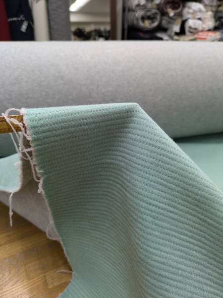 画像4: 生地:針抜きダブルフェイスキルトニット(グレー/グリーン) (4)