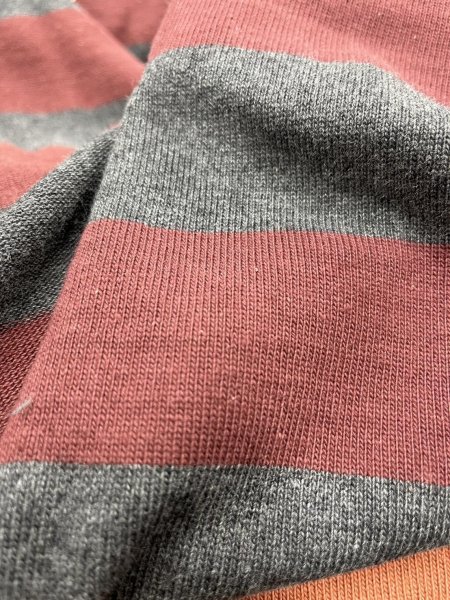 画像4: 生地:綿100%厚手太ボーダー柄天竺ニット(エンジ/グレー) (4)
