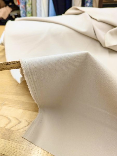 画像4: 生地:ダブルクロス2WAYポリエステルストレッチ(ベージュ) (4)