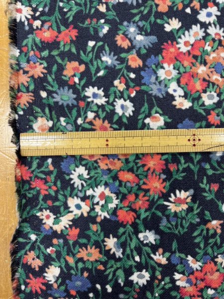 画像2: 生地:綿100%アリッサム柄コットン(紺) (2)