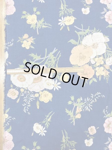 画像1: 生地：綿100％フラワー柄コットンブロード（明るい紺） (1)