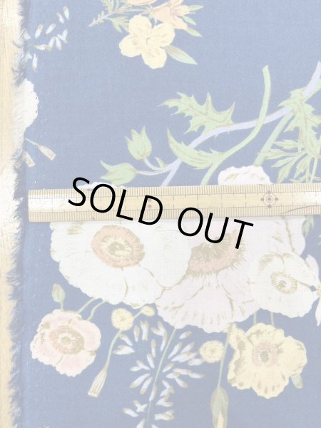 画像2: 生地：綿100％フラワー柄コットンブロード（明るい紺） (2)