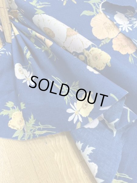 画像5: 生地：綿100％フラワー柄コットンブロード（明るい紺） (5)