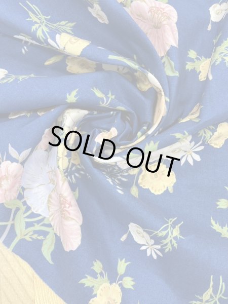 画像6: 生地：綿100％フラワー柄コットンブロード（明るい紺） (6)