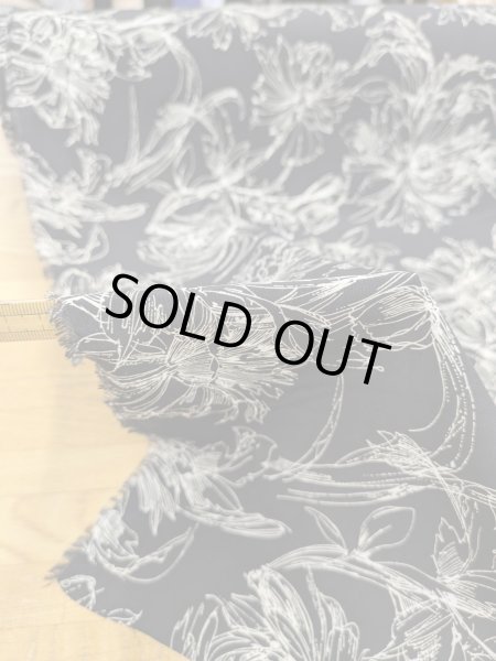 画像3: 生地:手書き風フラワープリントポリエステル100%(黒/白) (3)