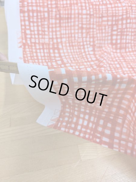 画像4: 生地：手書き風チェック柄ポリプリント（白／朱赤） (4)