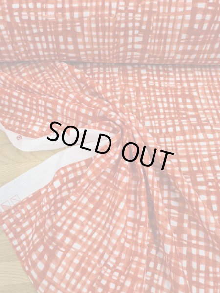 画像5: 生地：手書き風チェック柄ポリプリント（白／朱赤） (5)