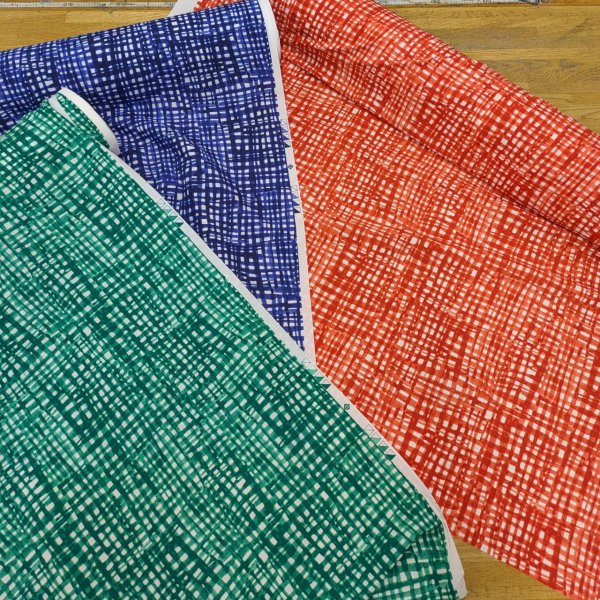 画像7: 生地:手書き風チェック柄ポリプリント(白/朱赤) (7)