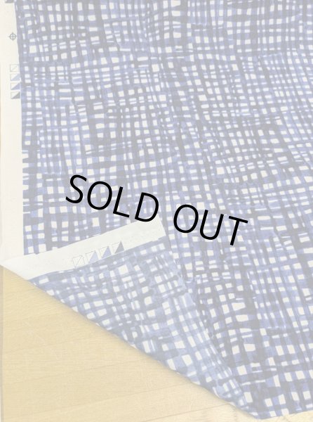 画像3: 生地:手書き風チェック柄ポリプリント(白/青) (3)