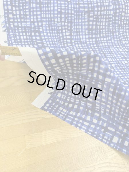 画像6: 生地:手書き風チェック柄ポリプリント(白/青) (6)