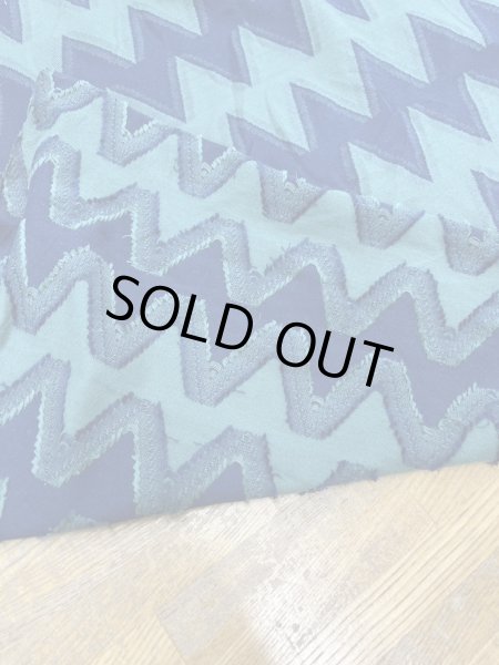 画像3: 生地:綿100%ジグザグ柄ジャガードニット(グリーン/ネイビー) (3)