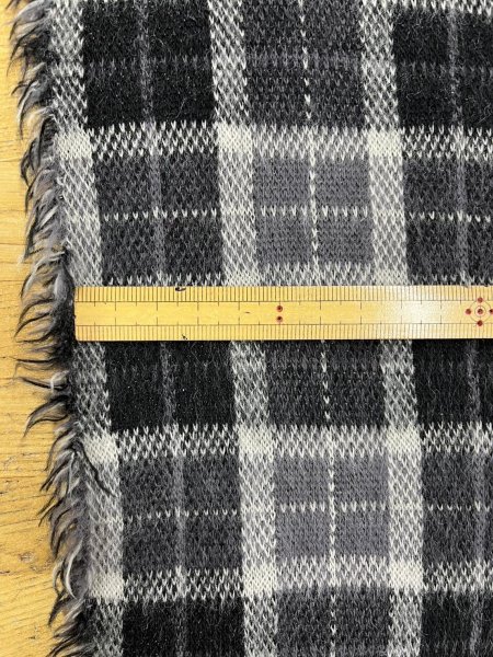 画像2: 生地:チェック柄アクリルジャガードニット(黒) (2)