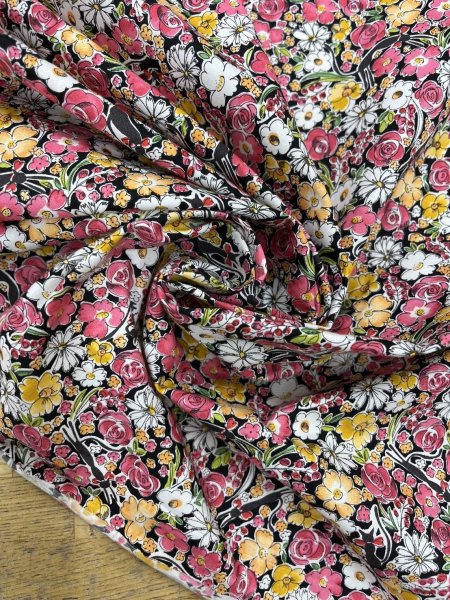 画像6: 生地:手書き風の花柄プリント(黒地/ピンク系) (6)