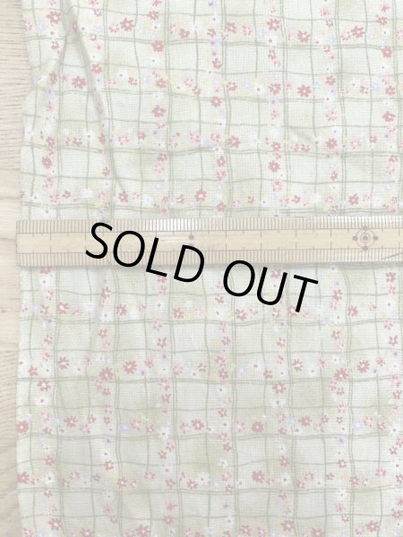 画像2: 生地：綿100％小花柄・格子・ガーデン柄プリント（グリーン） (2)