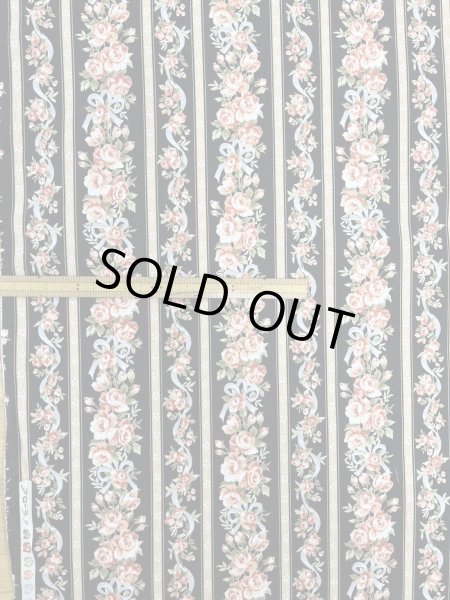 画像2: 生地：綿100％花・ストライプ柄プリントシーチング（黒地） (2)