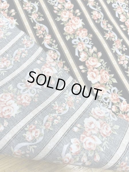 画像4: 生地：綿100％花・ストライプ柄プリントシーチング（黒地） (4)