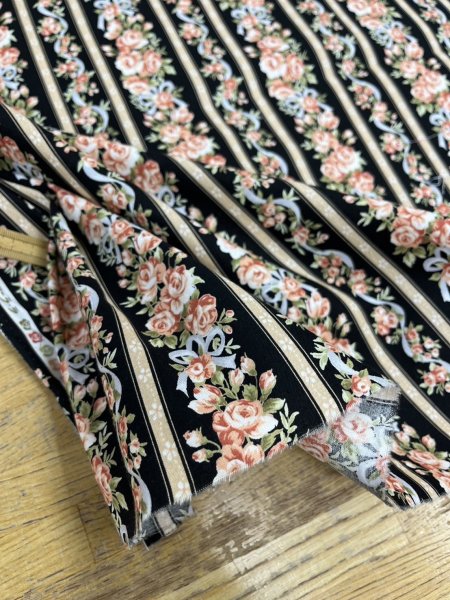画像6: 生地:綿100%花・ストライプ柄プリントシーチング(黒地) (6)