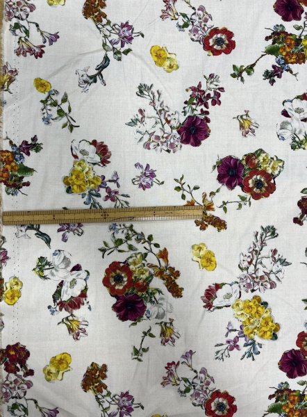 画像2: 生地:綿100%クラシックフラワープリント(クリーム地) (2)