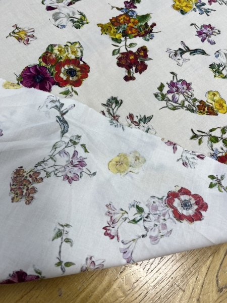 画像4: 生地:綿100%クラシックフラワープリント(クリーム地) (4)